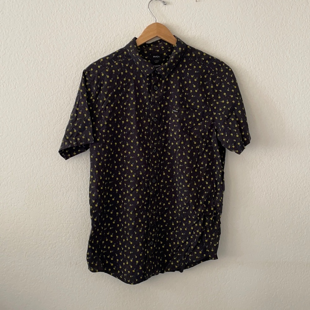 RVCA men’s size L button down